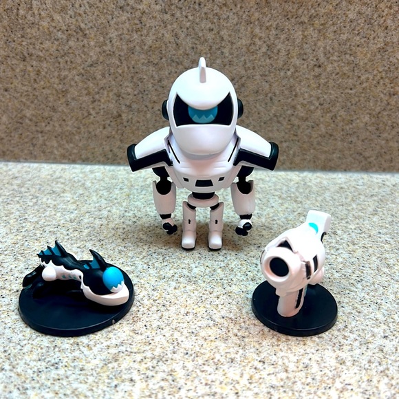 2019 Ratchet & Clank Enemy Robot “Electroid” comes w/ Accessories collectible - Picture 1 of 14